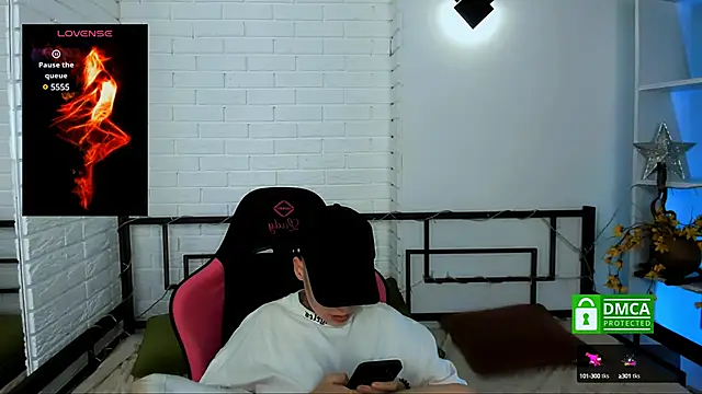 Dolly  Queen  online show from 12.20.24