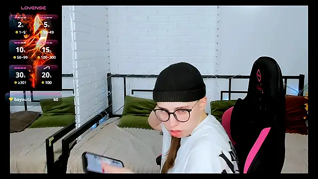 Dolly  Queen  online show from 12.24.24