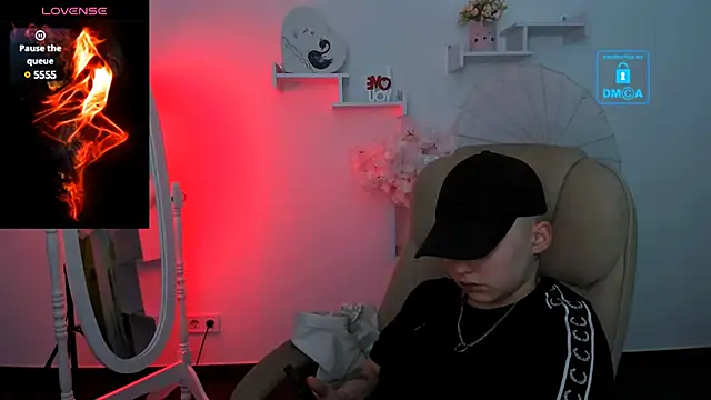 Dolly  Queen  online show from 01.23.25