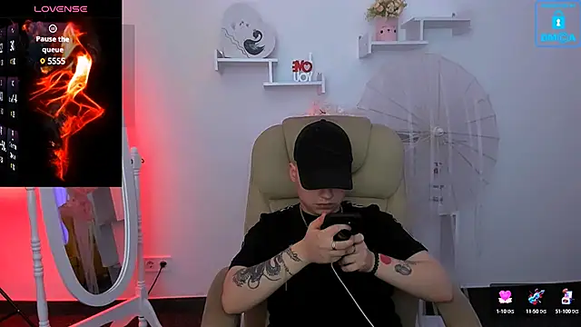 Dolly  Queen  online show from 01.25.25