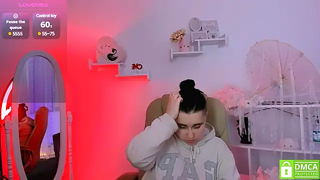 Dolly  Queen  online show from 03.12.25