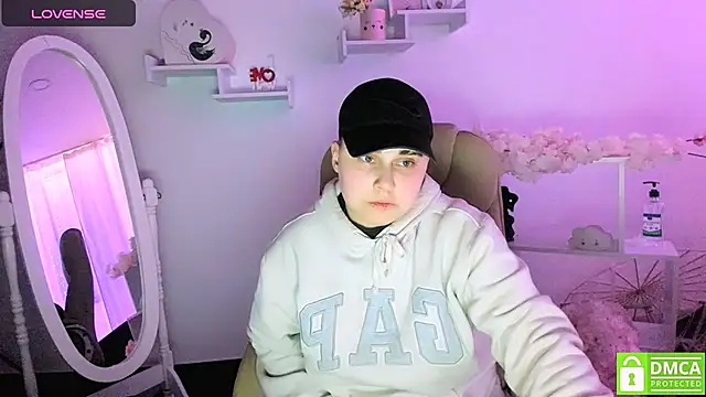 Dolly  Queen  online show from 03.15.25