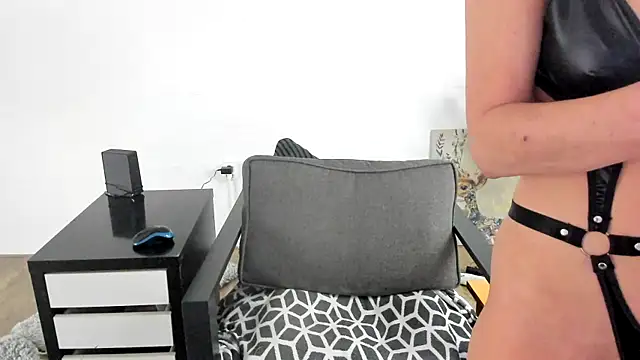 MendiPetite online show from 03.07.25