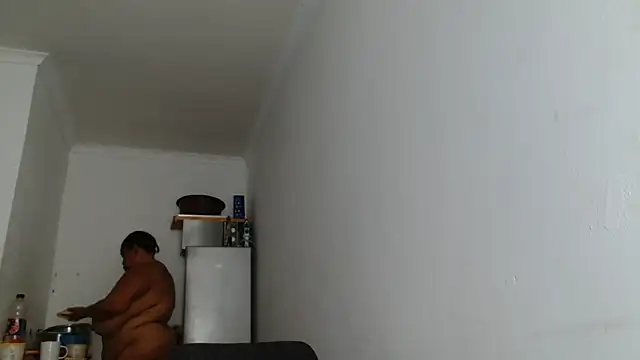 Hugetittiesxx2 online show from 02.22.26