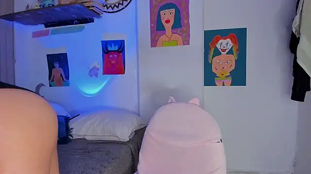 Snapshot of azumi_cutiepie_ chatting on 12.23.24 azumi cutiepie online show from 12.23.24