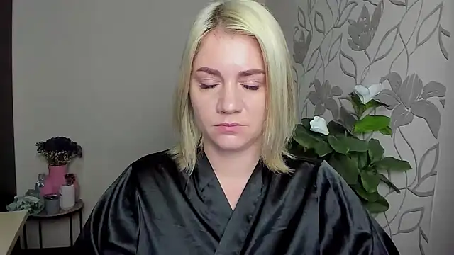 MariaSttone online show from 11.02.25