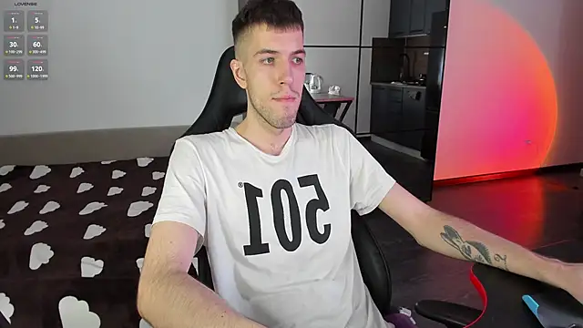 White Dylan online show from 03.07.25