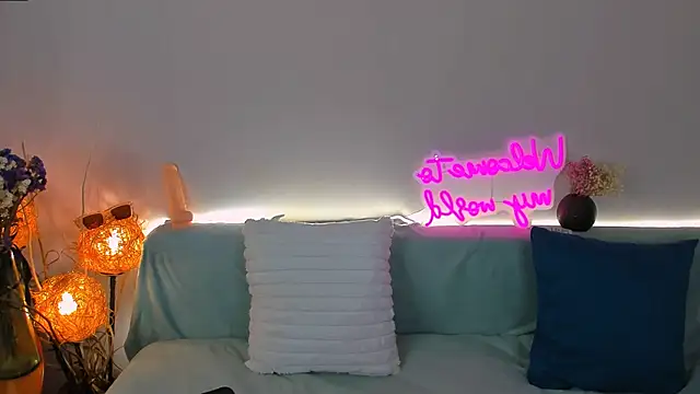 sindy chiks1 online show from 12.19.25