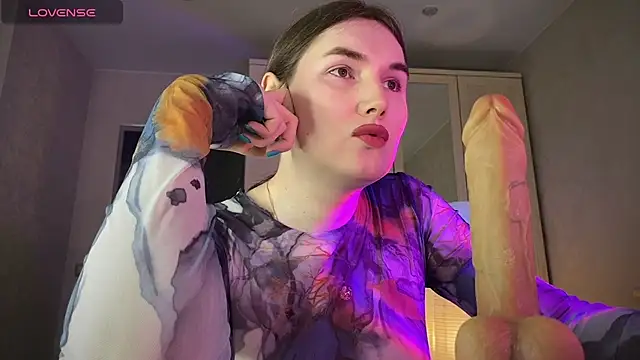 Snapshot of Maria_Bowie chatting on 05.19.26 Maria Bowie online show from 05.19.26