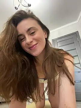 Snapshot of Miilania chatting on 12.08.24 Miilania online show from 12.08.24