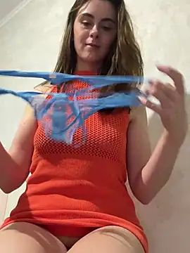 Snapshot of Miilania chatting on 12.19.24 Miilania online show from 12.19.24