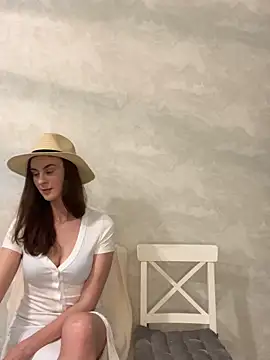 Snapshot of Miilania chatting on 12.29.24 Miilania online show from 12.29.24