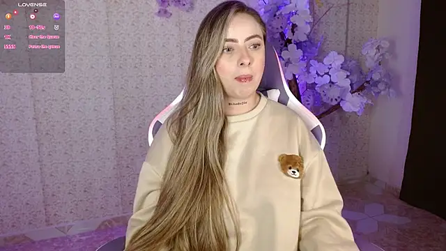 NaomiFox1 online show from 02.08.25