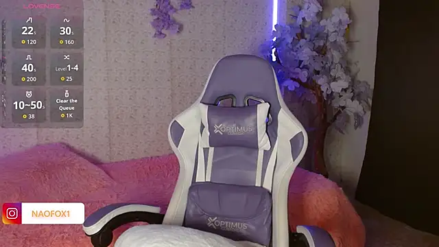 NaomiFox1 online show from 09.14.25