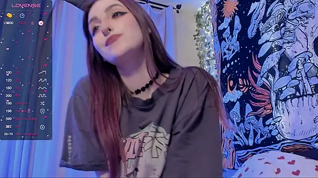 Snapshot of kissthasky chatting on 12.13.24 kissthasky online show from 12.13.24