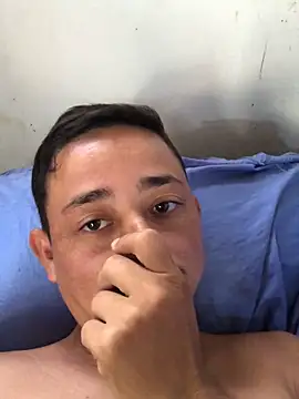 isacalejandroo online show from 12.27.24