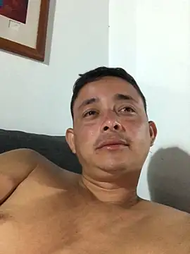 isacalejandroo online show from 01.02.25