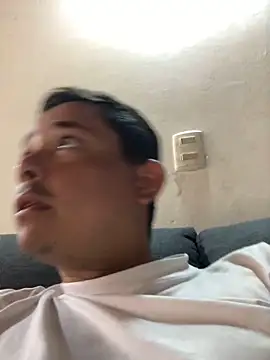 isacalejandroo online show from 01.11.25