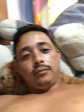 isacalejandroo online show from 01.19.25