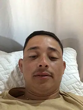 isacalejandroo online show from 02.15.25