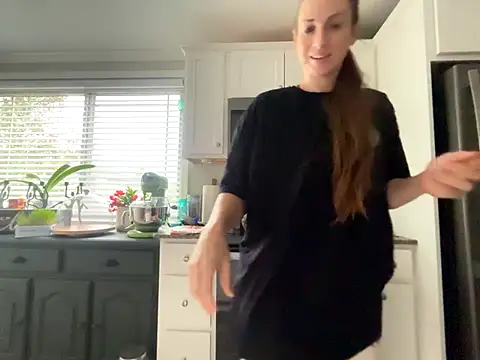 MissSwitch online show from 11.01.25