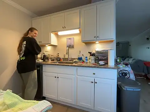 MissSwitch online show from 12.22.25