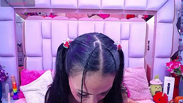 nathalia pink online show from 09.12.25