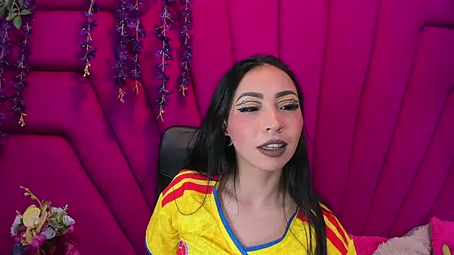 Snapshot of nathalia_pink chatting on 06.24.26 nathalia pink online show from 06.24.26