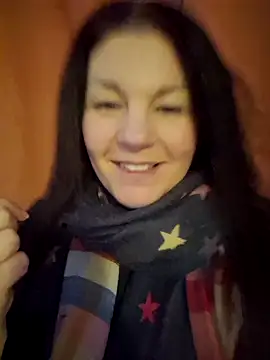 Snapshot of 420Curvybabe chatting on 01.23.25 420Curvybabe online show from 01.23.25