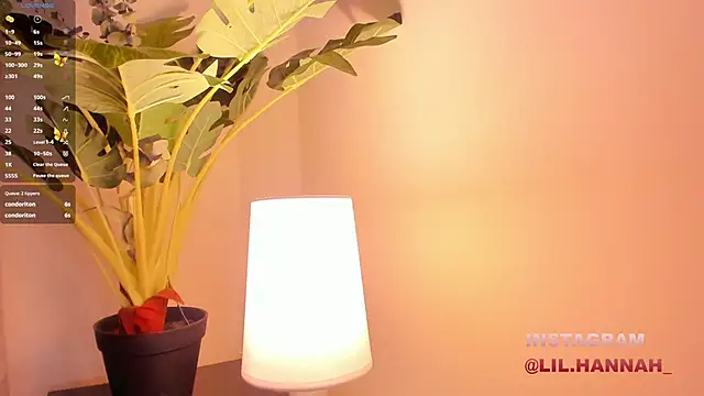 Snapshot of lil_hanna18 chatting on 12.21.24 lil hanna18 online show from 12.21.24