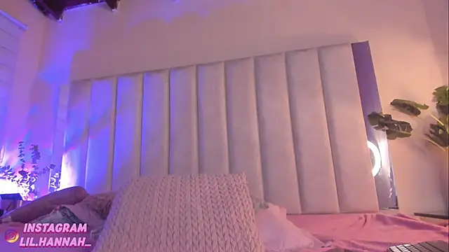 Snapshot of lil_hanna18 chatting on 02.21.25 lil hanna18 online show from 02.21.25
