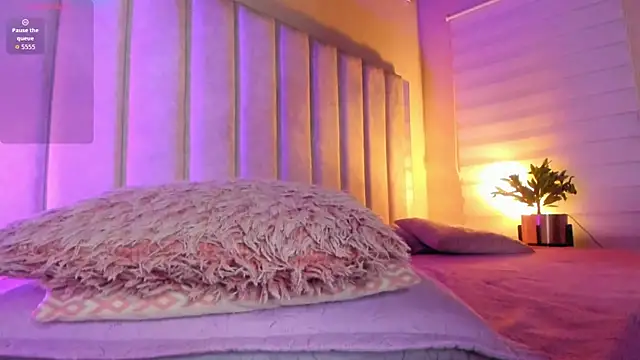 Snapshot of lil_hanna18 chatting on 10.15.25 lil hanna18 online show from 10.15.25