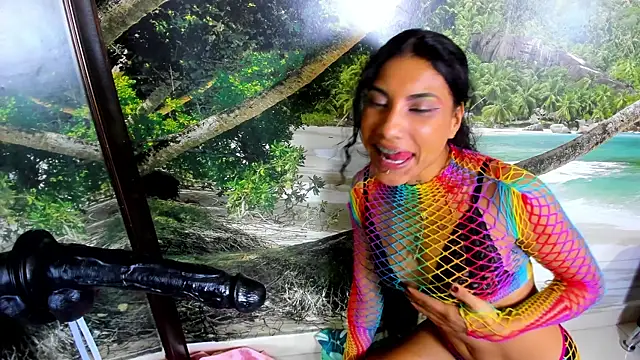 Snapshot of Mieldeluna chatting on 02.12.25 Mieldeluna online show from 02.12.25