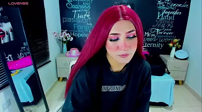 Snapshot of DarianaGia chatting on 12.08.24 DarianaGia online show from 12.08.24