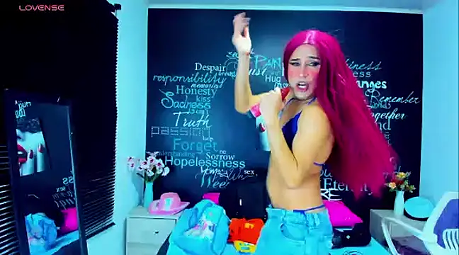 Snapshot of DarianaGia chatting on 12.10.24 DarianaGia online show from 12.10.24