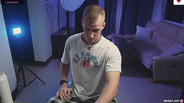 Snapshot of mickeypict chatting on 01.11.26 mickeypict online show from 01.11.26