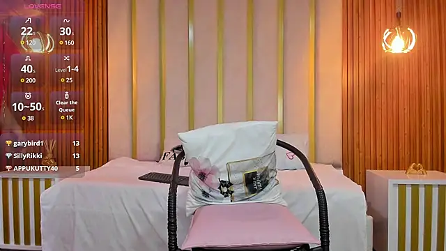 Snapshot of love_mommy chatting on 01.26.25 love mommy online show from 01.26.25