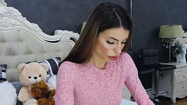 LaraDivine online show from 04.17.26