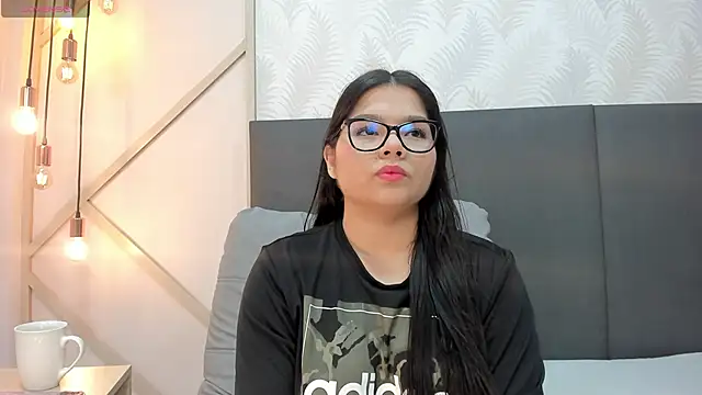 SophieHarris  online show from 03.21.26