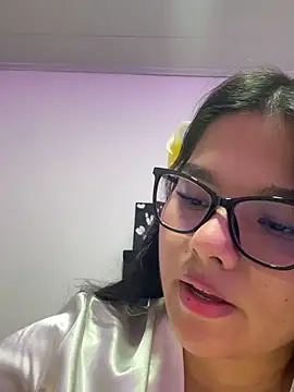 Snapshot of SophieHarris_ chatting on 05.09.26 SophieHarris online show from 05.09.26
