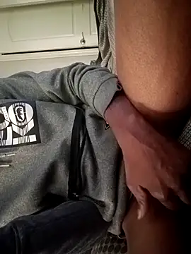 Snapshot of Txdarkmeat74 chatting on 11.19.25 Txdarkmeat74 online show from 11.19.25