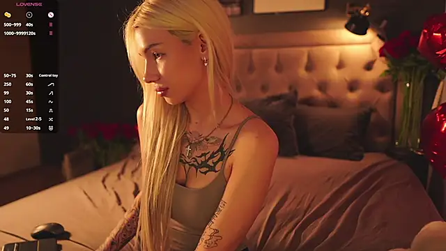 Snapshot of LolaStifler chatting on 02.16.25 LolaStifler online show from 02.16.25