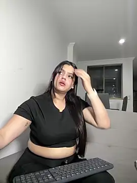 kimberlyhills1 online show from 02.20.25