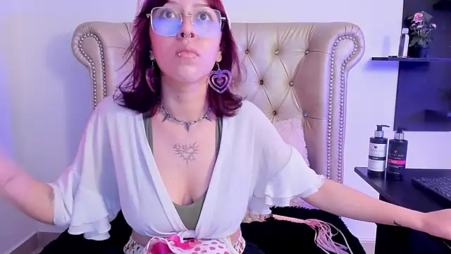 AlexaFoxy18 online show from 01.18.25