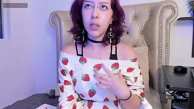 AlexaFoxy18 online show from 02.12.25