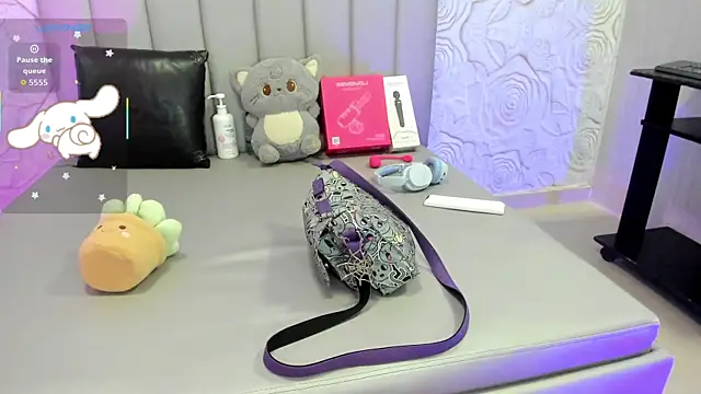 Snapshot of AlexaFoxy18 chatting on 07.16.26 AlexaFoxy18 online show from 07.16.26