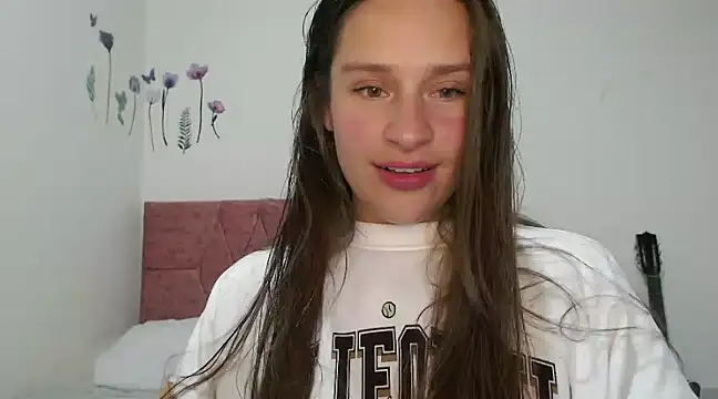 Snapshot of Serenity chatting on 02.18.25 Serenity online show from 02.18.25