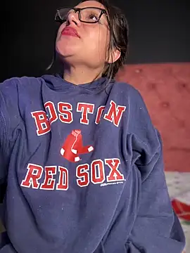 Im Little online show from 02.22.25