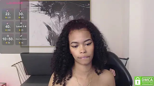 Snapshot of Shenna_brunette_ chatting on 01.02.25 Shenna brunette online show from 01.02.25