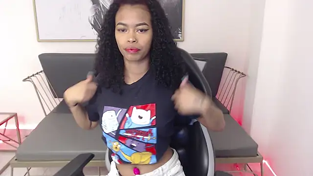 Snapshot of Shenna_brunette_ chatting on 01.03.25 Shenna brunette online show from 01.03.25